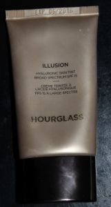 Hourglass Illusion Hyaluronic Skin Tint