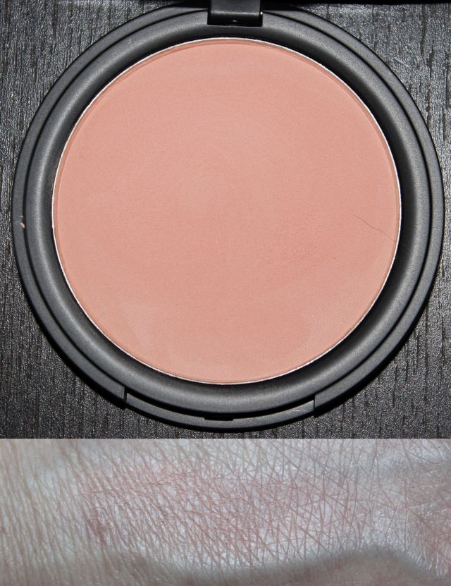 Sigma Beauty Aura Powder in Pet Name